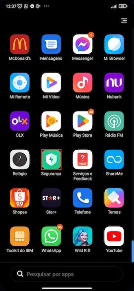 Selecionando o Aplicativo de Segurança no Menu do Aparelho Xiaomi